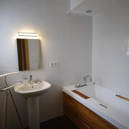 Albiretes Apartment *