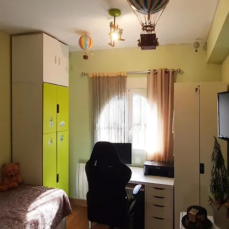 Albiretes Apartment