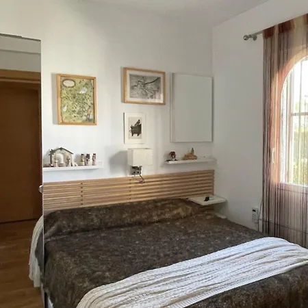 Albiretes Apartment