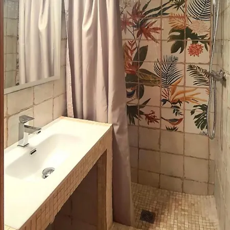 Albiretes Apartment